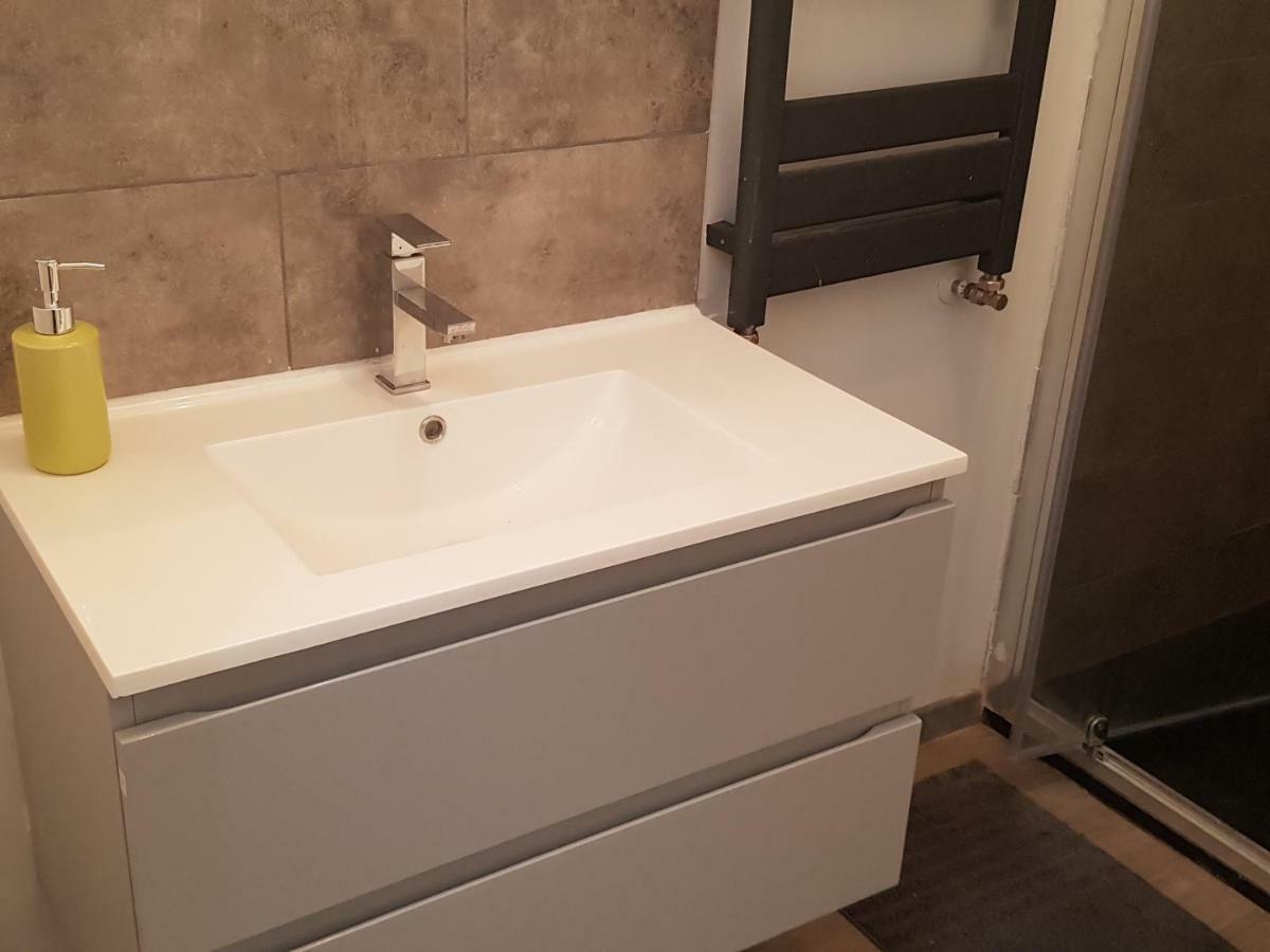 Апартаменты Studio Equipe Centre Ville Ле-Крёзо Экстерьер фото