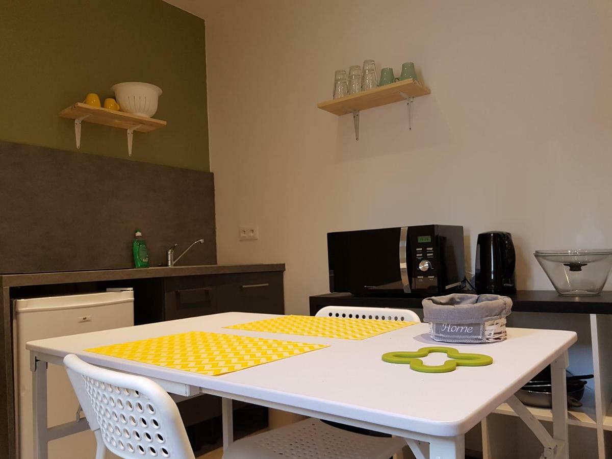 Апартаменты Studio Equipe Centre Ville Ле-Крёзо Экстерьер фото